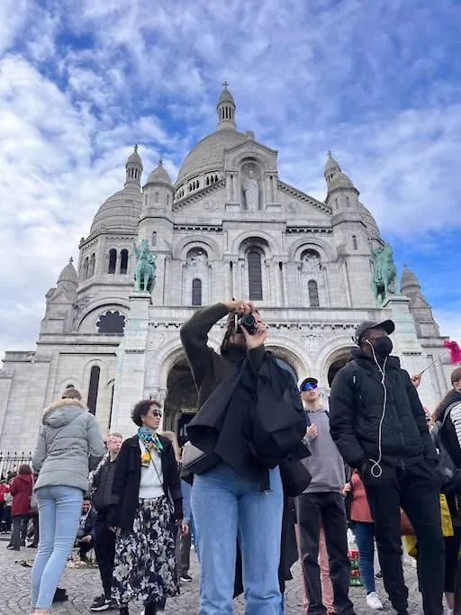 Moderne Montmartre 2 A 4p * Paris